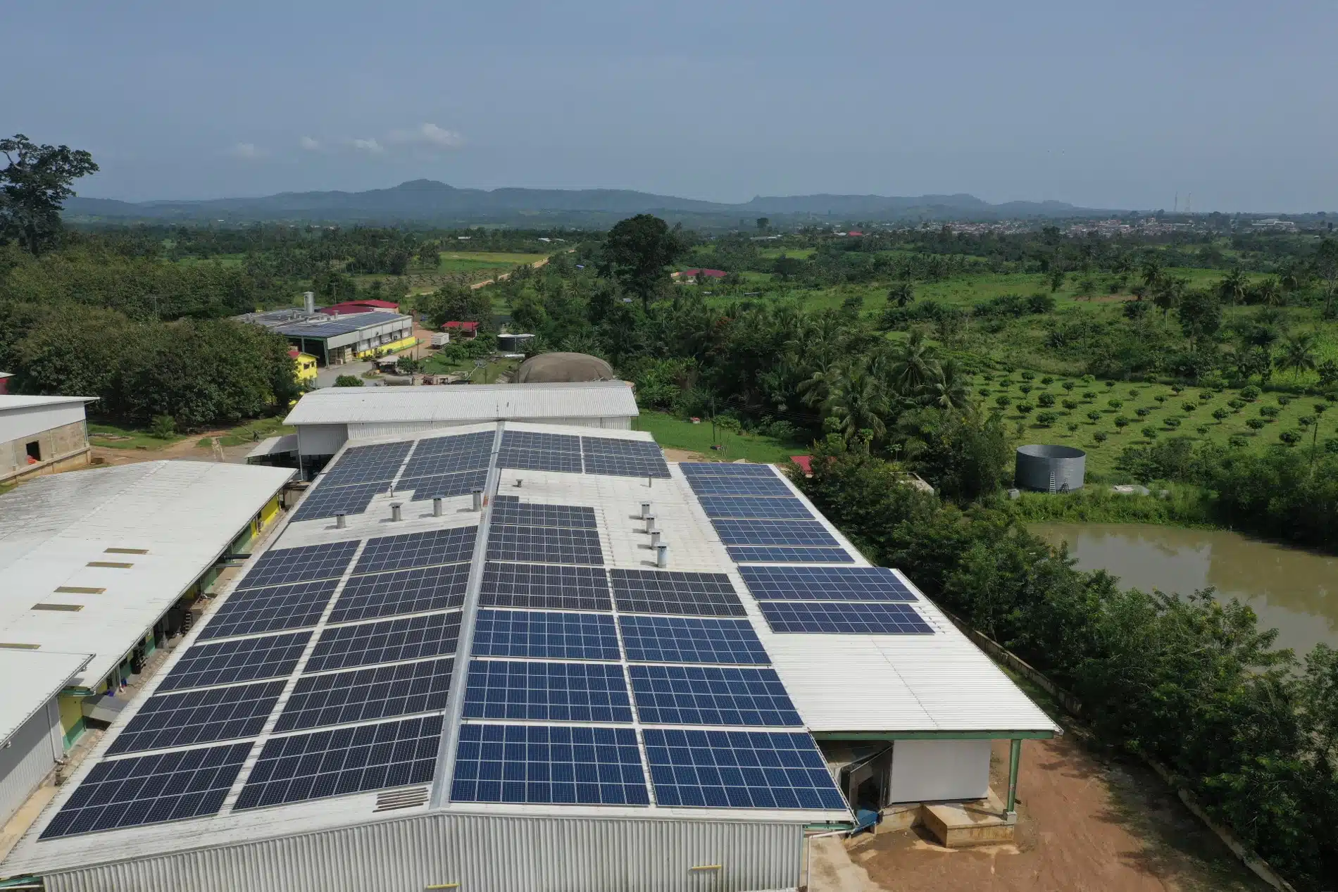 Commercial rooftop solar installation